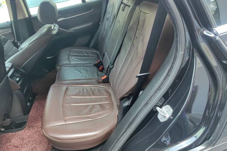 Used BMW X5 2014 xDrive35i Leading Model Left Rear Seat