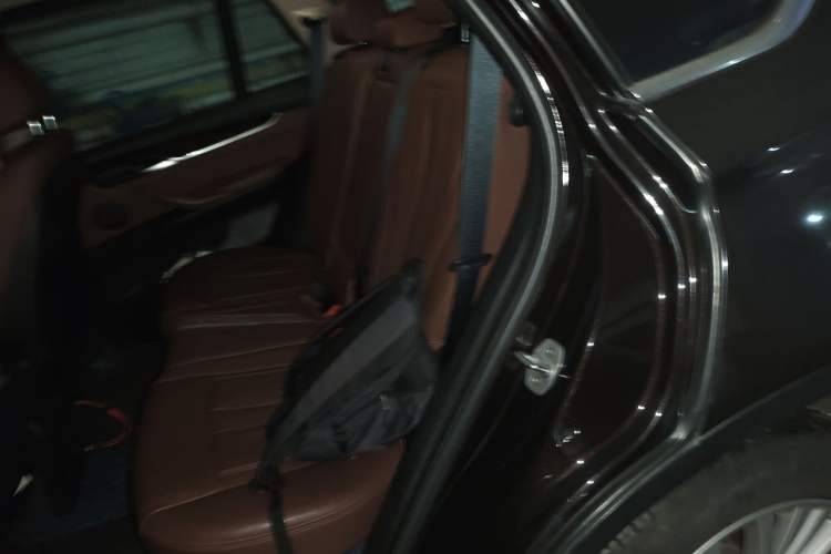 Used BMW X5 2014 xDrive35i Elegant Edition Left Rear Seat
