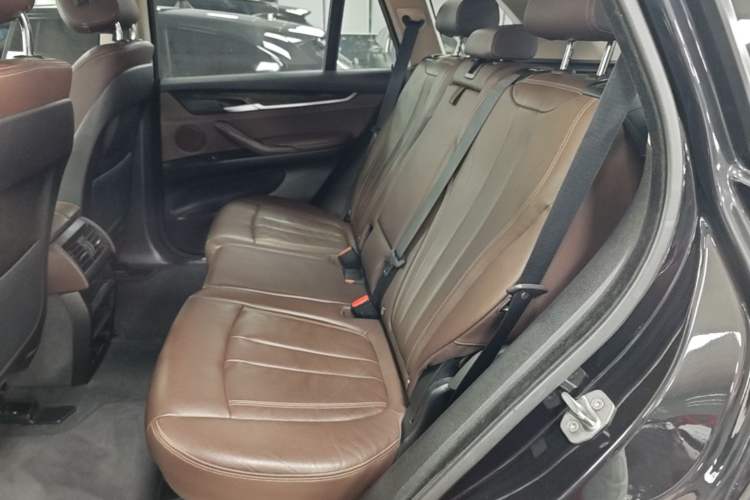 Used BMW X5 2014 xDrive35i Leading Model Left Rear Seat