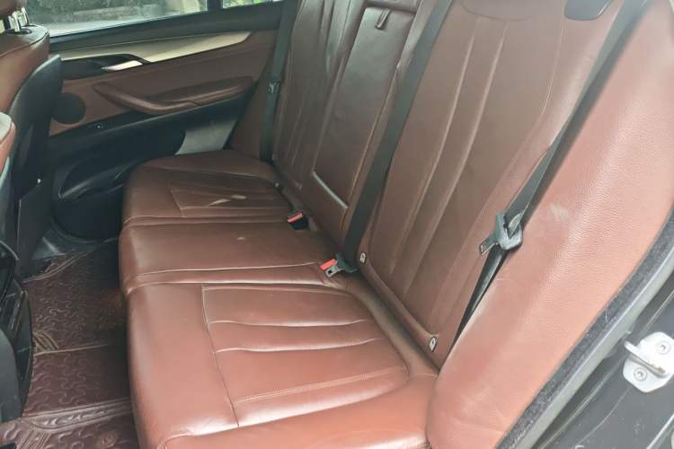 Used BMW X5  Left Rear Seat