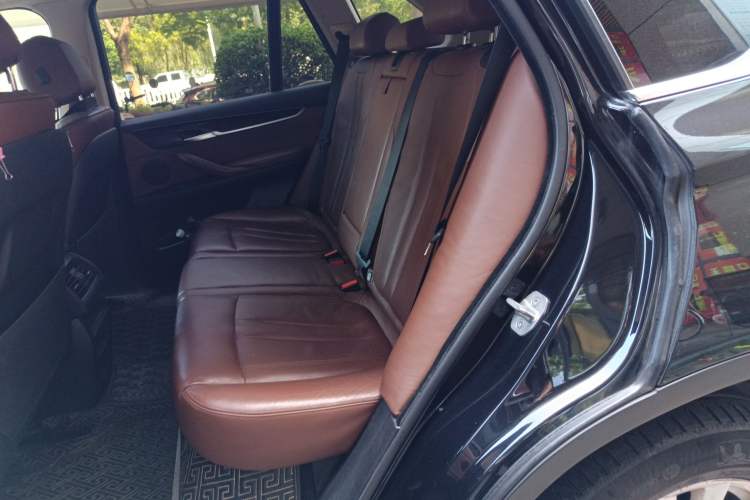 Used BMW X5 2014 xDrive35i M Sport U.S. specification Left Rear Seat