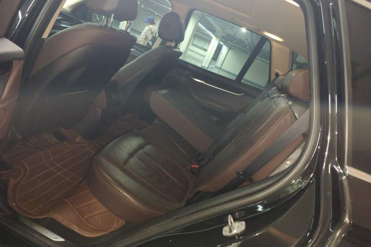 Used BMW X5 2014 xDrive35i Luxury Edition Left Rear Seat
