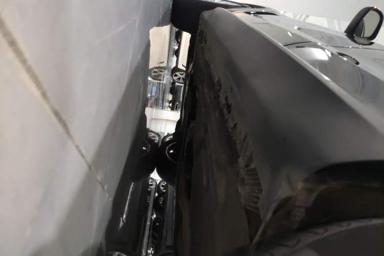 Used BMW X5 2014 xDrive35i Leading Model Left Side Sill