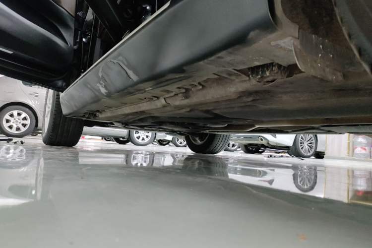 Used BMW X5 2014 xDrive35i Leading Model Left Side Sill