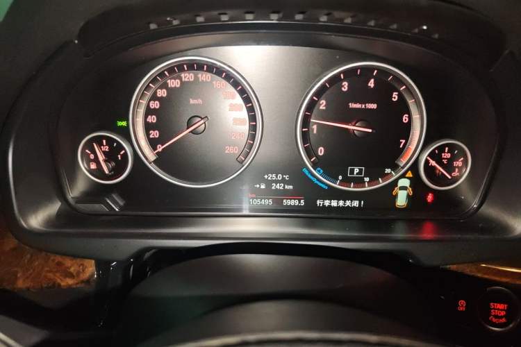 Used BMW X5 2014 xDrive35i Elegant Edition Odometer Close Up