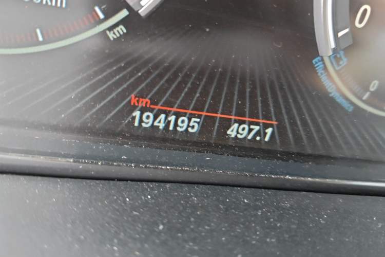 Used BMW X5 2014 xDrive35i Leading Model Odometer Close Up