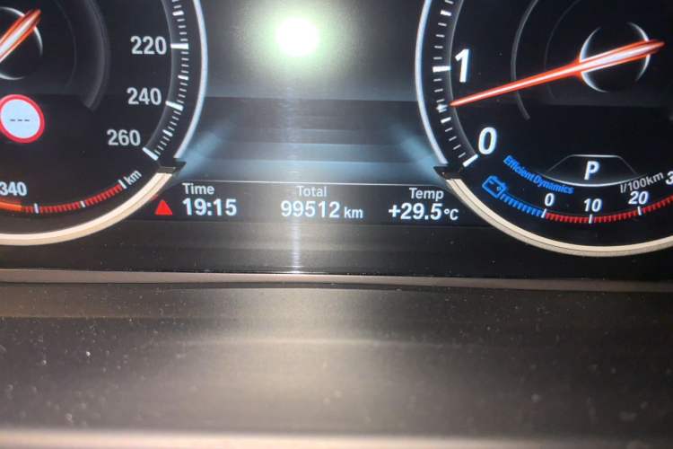 Used BMW X5 2014 xDrive35i Luxury Edition Odometer Close Up