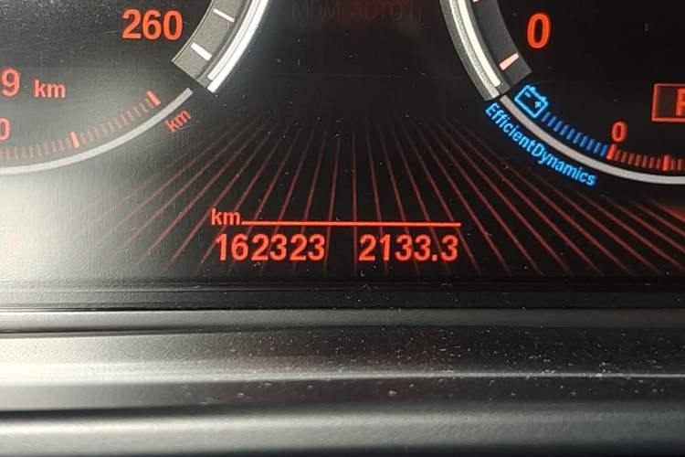 Used BMW X5 2014 xDrive35i Luxury Edition Odometer Close Up