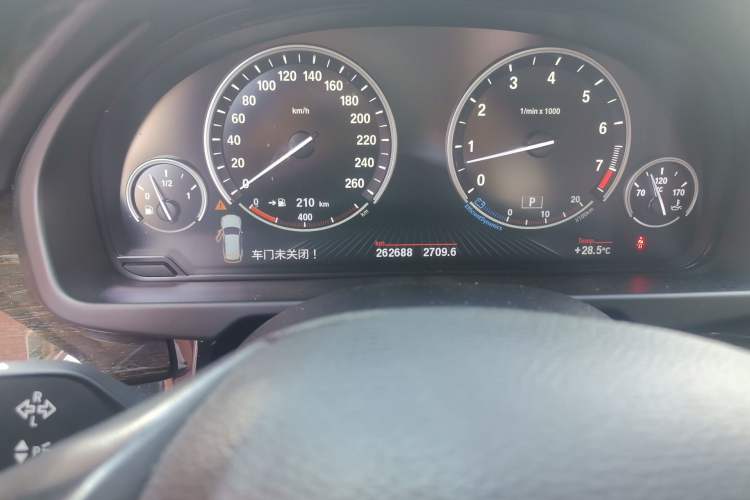 Used BMW X5 2014 xDrive35i Elegant Edition Odometer Close Up