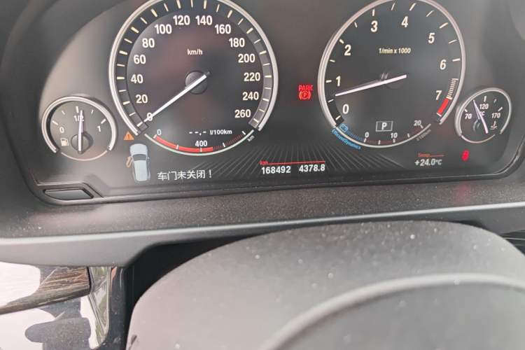 Used BMW X5 2014 xDrive35i Luxury Edition Odometer Close Up