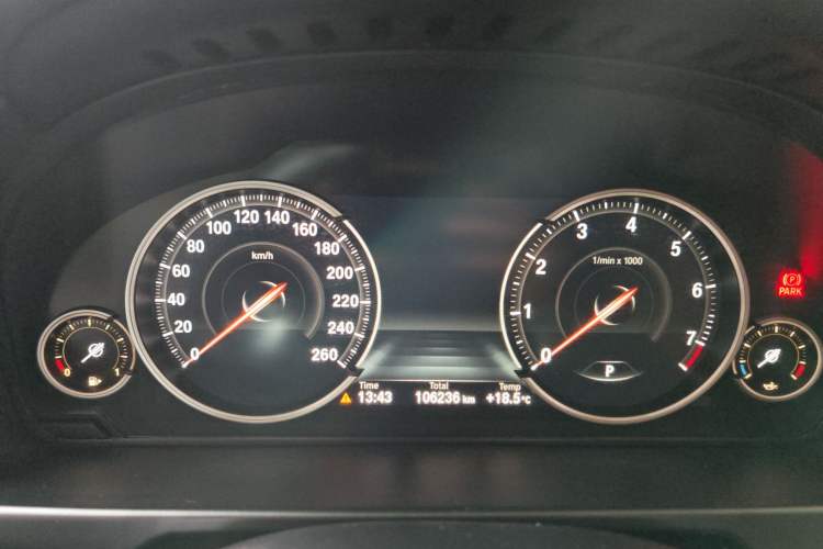 Used BMW X5 2014 xDrive35i 3.0T 5-seater Middle East version Odometer Close Up