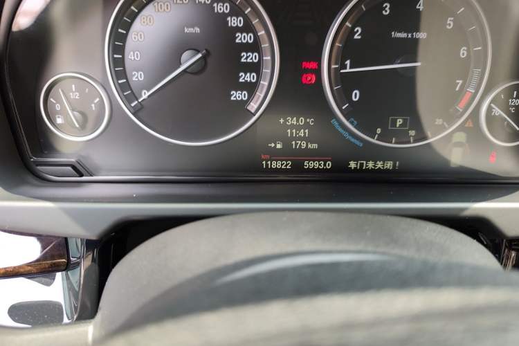 Used BMW X5 2014 xDrive35i Leading Model Odometer Close Up