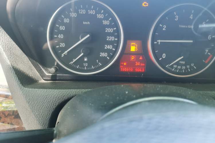 Used BMW X5  Odometer Close Up