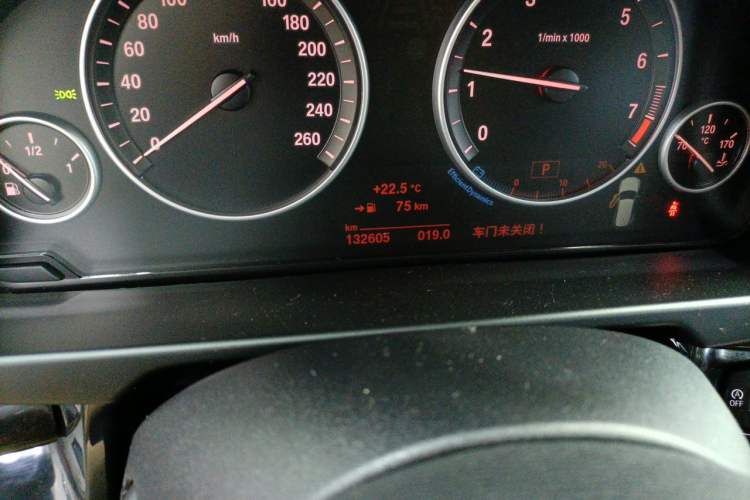 Used BMW X5 2014 xDrive35i Elegant Edition Odometer Close Up