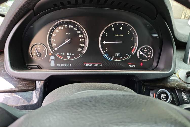 Used BMW X5 2014 xDrive35i Elegant Edition Odometer Close Up