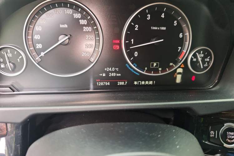 Used BMW X5 2014 xDrive35i Elegant Edition Odometer Close Up
