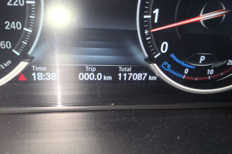 Used BMW X5 2014 xDrive35i Elegant Edition Odometer Close Up