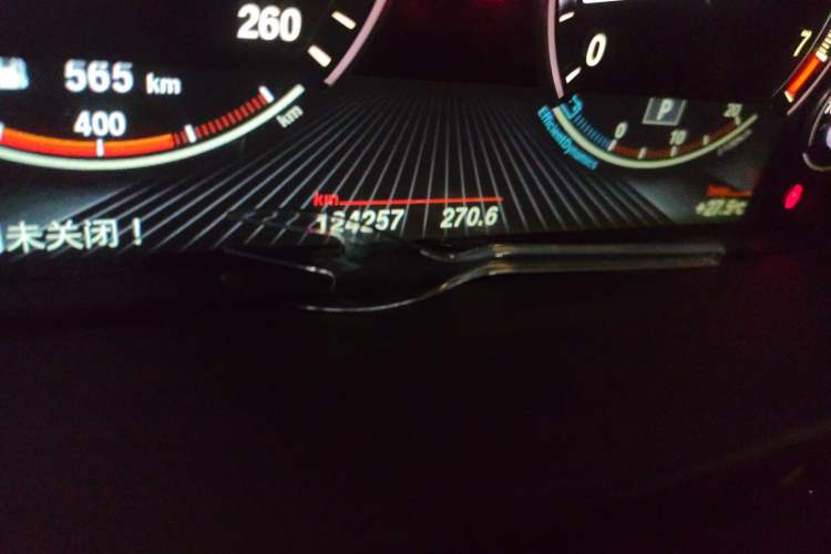 Used BMW X5 2014 xDrive35i Leading Model Odometer Close Up