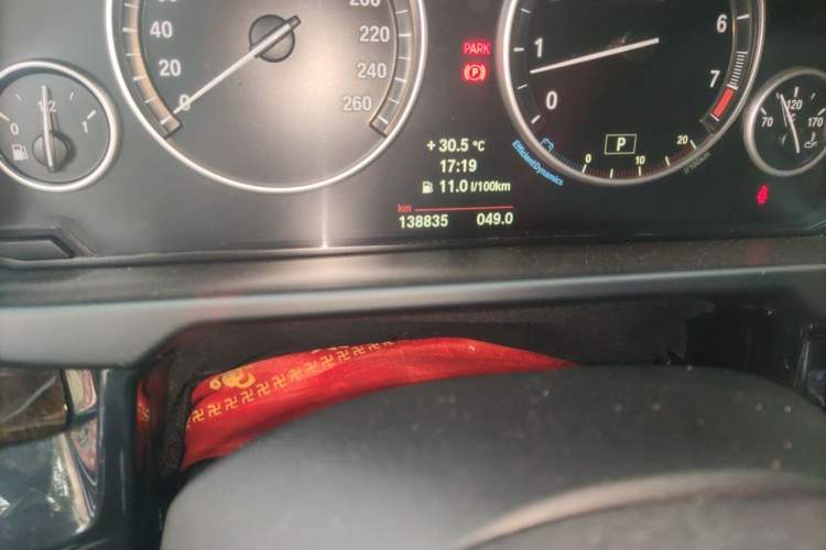 Used BMW X5  Odometer Close Up