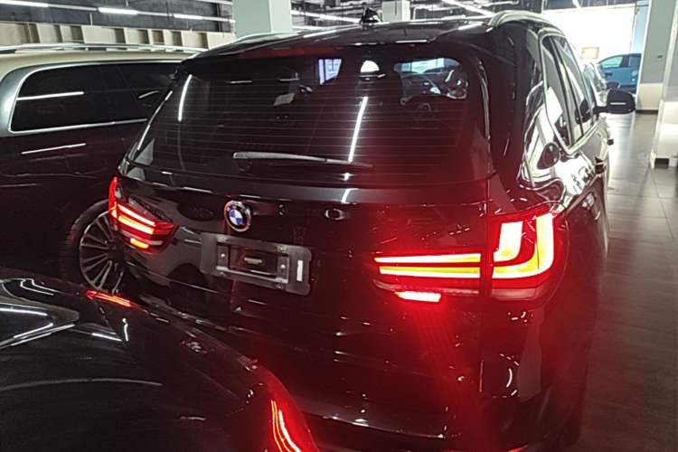 Used BMW X5 2014 xDrive35i Elegant Edition Rear