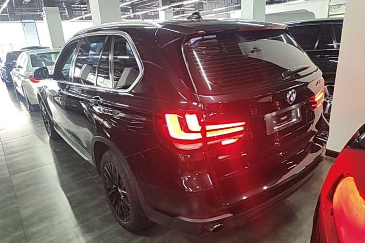 Used BMW X5 2014 xDrive35i Elegant Edition Rear Left 45 Deg