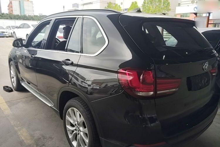 Used BMW X5 2014 xDrive35i Elegant Edition Rear Left 45 Deg