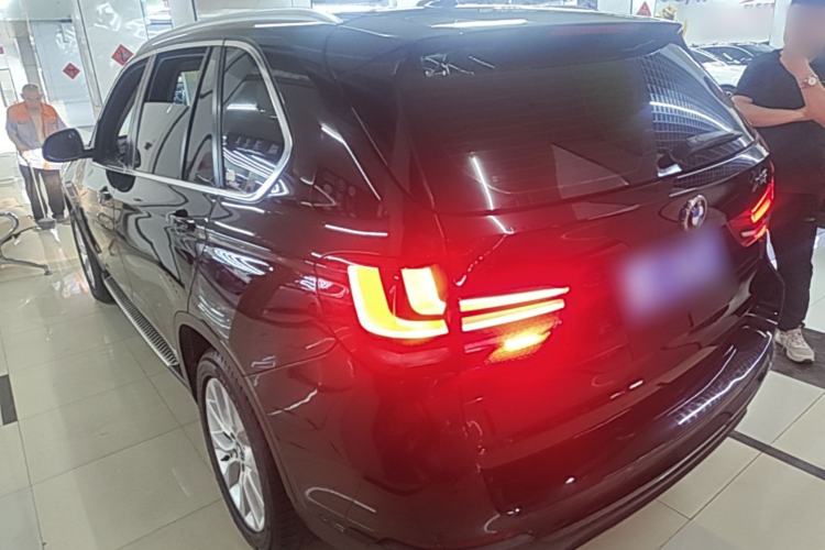 Used BMW X5 2014 xDrive35i Leading Model Rear Left 45 Deg