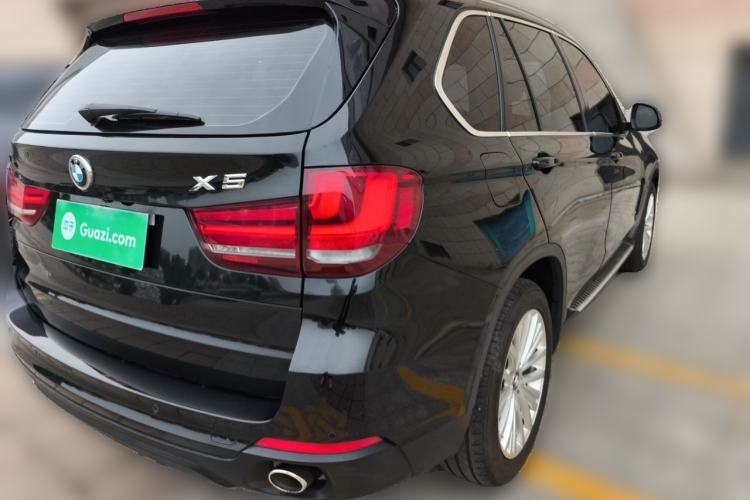Used BMW X5 2014 xDrive35i Leading Model Rear Right 45 Deg