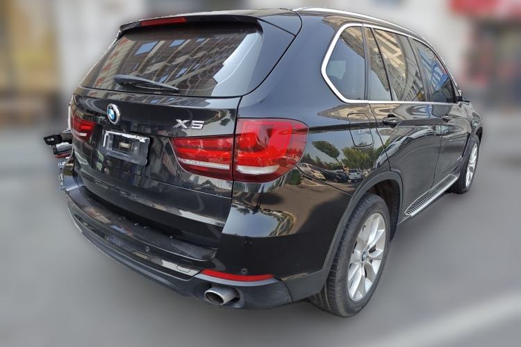 Used BMW X5 2014 xDrive35i Leading Model Rear Right 45 Deg