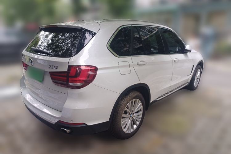 Used BMW X5 2014 xDrive35i Leading Model Rear Right 45 Deg