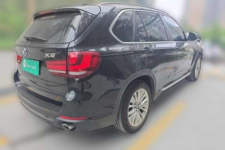 Used BMW X5 2014 xDrive35i Leading Model Rear Right 45 Deg