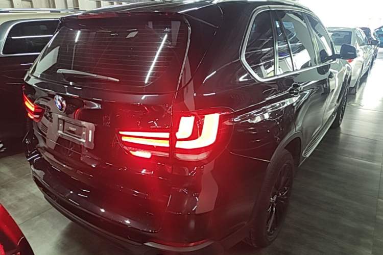 Used BMW X5 2014 xDrive35i Elegant Edition Rear Right 45 Deg