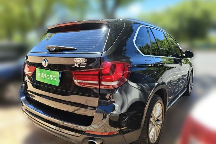 Used BMW X5 2014 xDrive35i Leading Model Rear Right 45 Deg