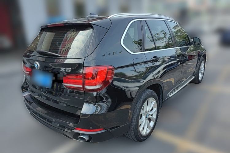 Used BMW X5 2014 xDrive35i Leading Model Rear Right 45 Deg