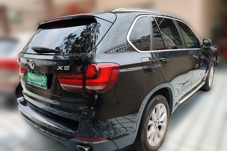 Used BMW X5 2014 xDrive35i Leading Model Rear Right 45 Deg