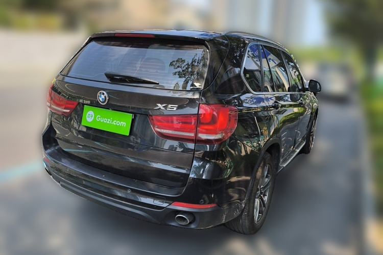 Used BMW X5 2014 xDrive35i Leading Model Rear Right 45 Deg