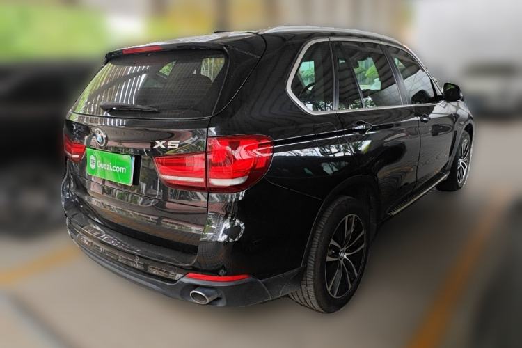 Used BMW X5 2014 xDrive35i Leading Model Rear Right 45 Deg