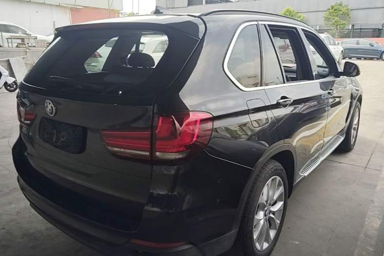 Used BMW X5 2014 xDrive35i Elegant Edition Rear Right 45 Deg