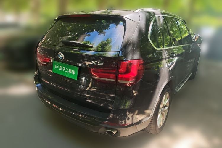 Used BMW X5 2014 xDrive35i Leading Model Rear Right 45 Deg