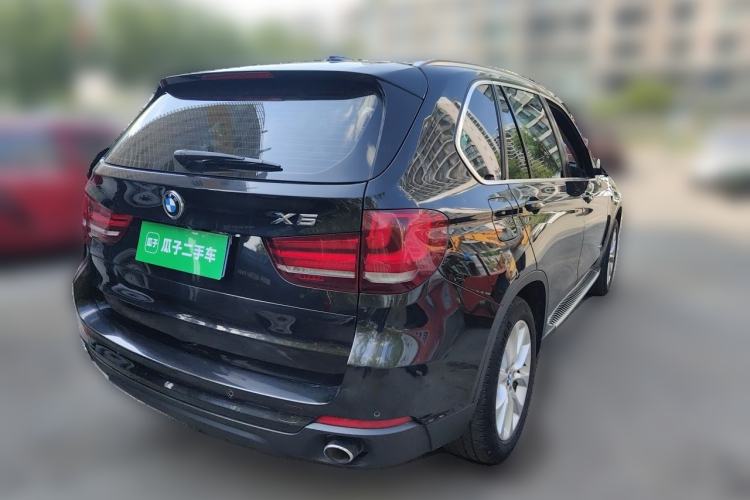 Used BMW X5 2014 xDrive35i Leading Model Rear Right 45 Deg