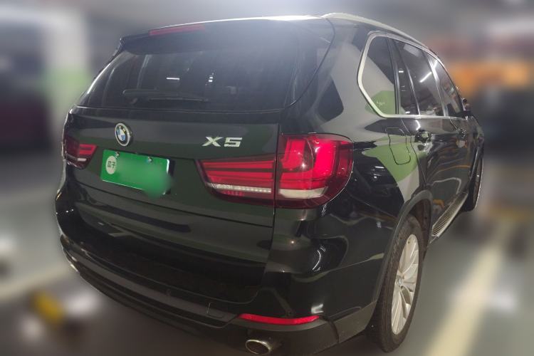 Used BMW X5 2014 xDrive35i Leading Model Rear Right 45 Deg