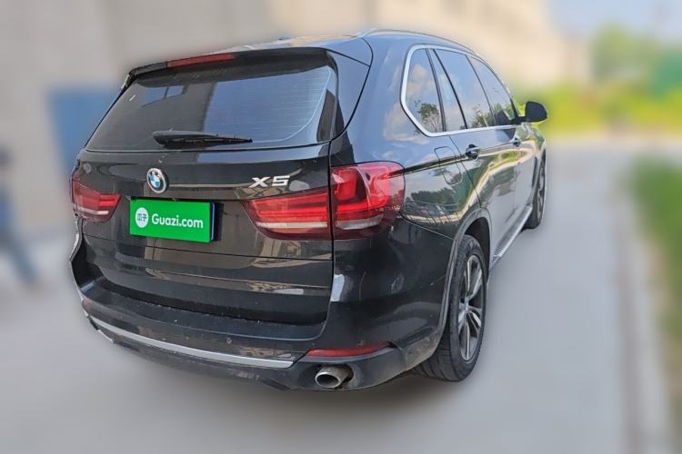 Used BMW X5 2014 xDrive35i Leading Model Rear Right 45 Deg