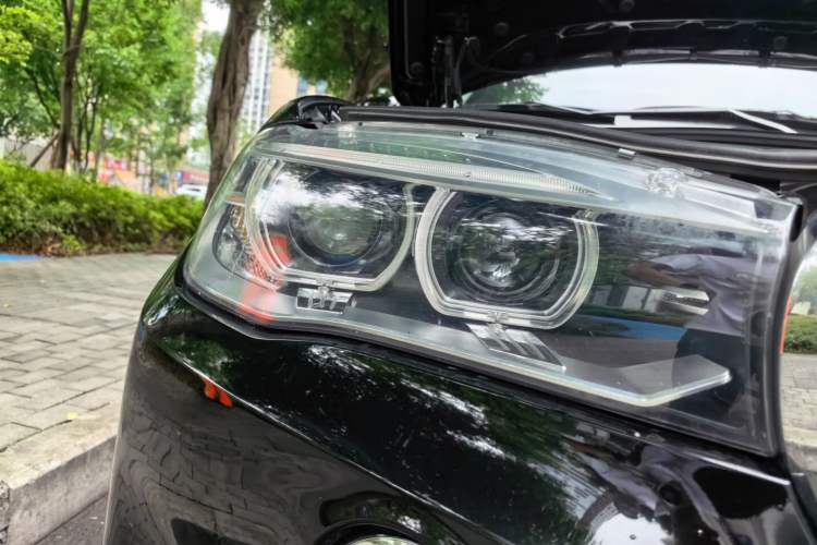 Used BMW X5  Right Front Headlight