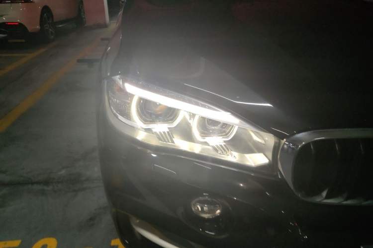 Used BMW X5 2014 xDrive35i Leading Model Right Front Headlight