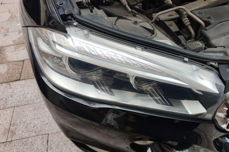 Used BMW X5  Right Front Headlight