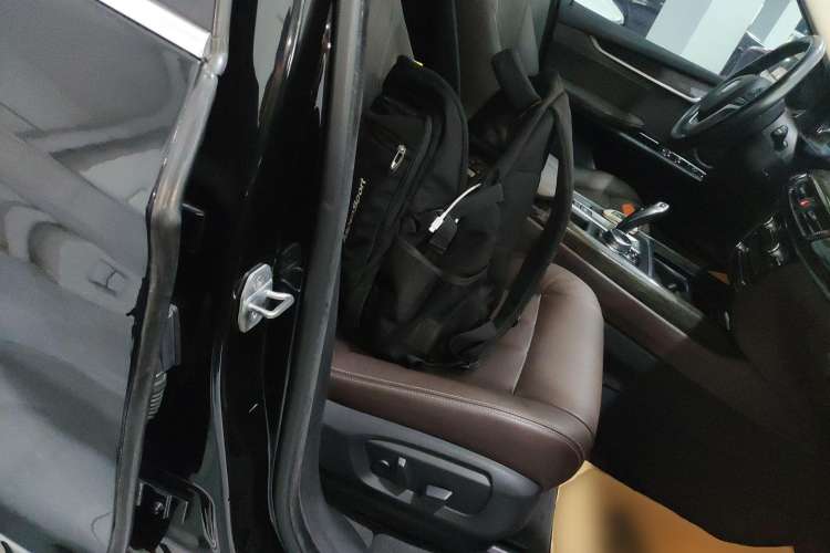 Used BMW X5 2014 xDrive35i Leading Model Right Front Seat