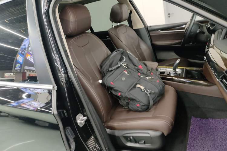 Used BMW X5 2014 xDrive35i Leading Model Right Front Seat