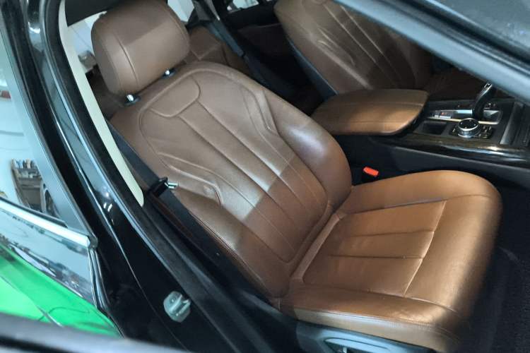 Used BMW X5 2014 xDrive35i Leading Model Right Front Seat