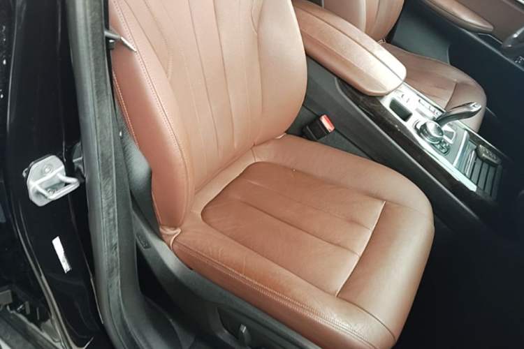 Used BMW X5 2014 xDrive35i Elegant Edition Right Front Seat