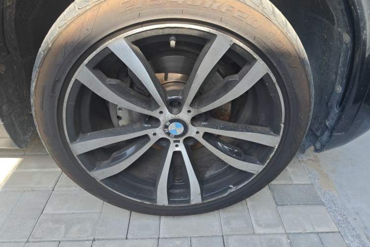 Used BMW X5 2014 xDrive35i Leading Model Right Front Wheel Hub